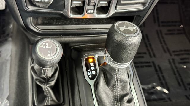 Used 2024 Jeep Wrangler Unlimited Sport AWD/4WD image 29