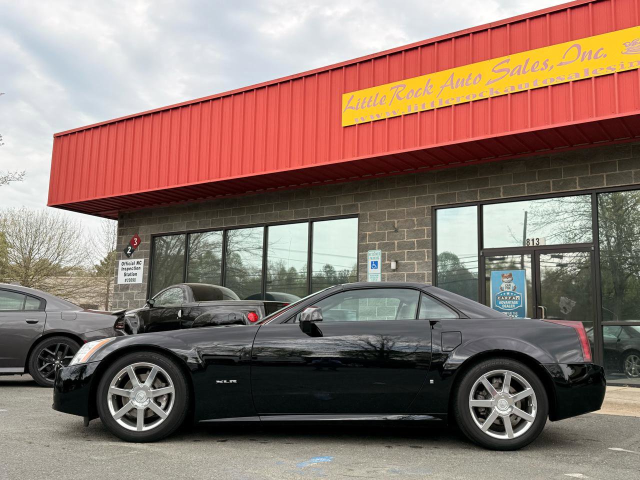 Used 2006 Cadillac XLR image 2