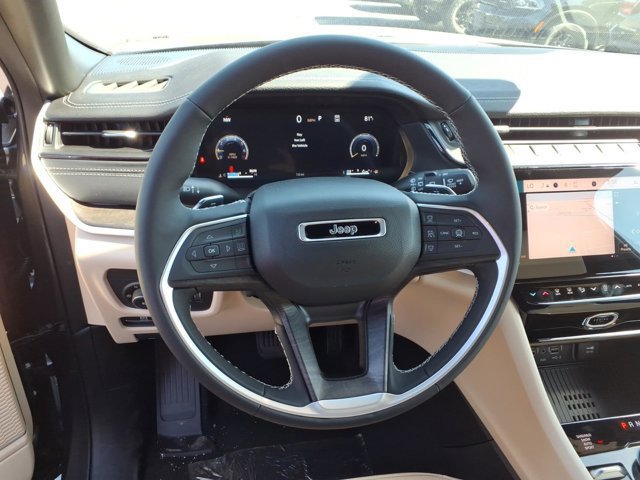 New 2026 Jeep Grand Cherokee L Limited w/ Luxury Tech Group II AWD/4WD image 5