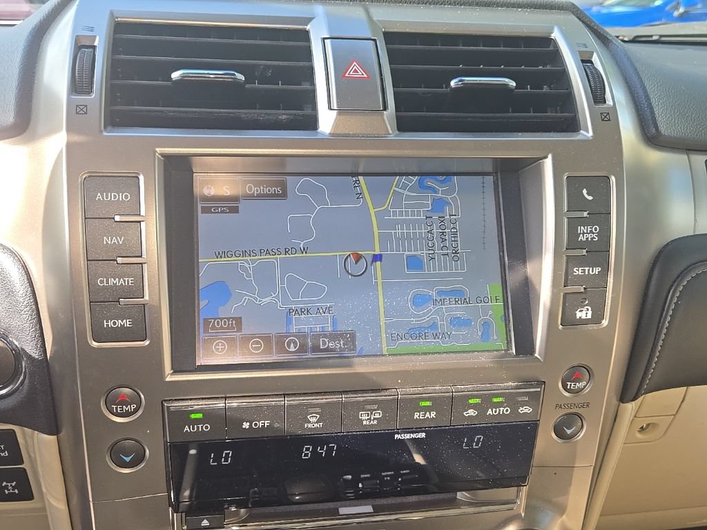 Used 2020 Lexus GX 460 Premium w/ Premium Package AWD/4WD image 23