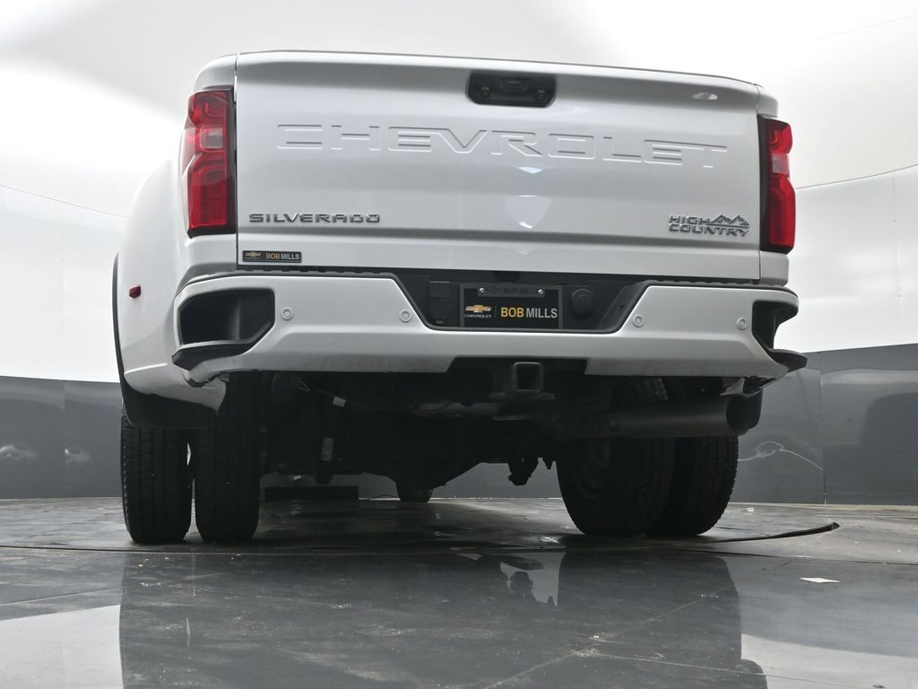 Used 2023 Chevrolet Silverado 3500 High Country image 35