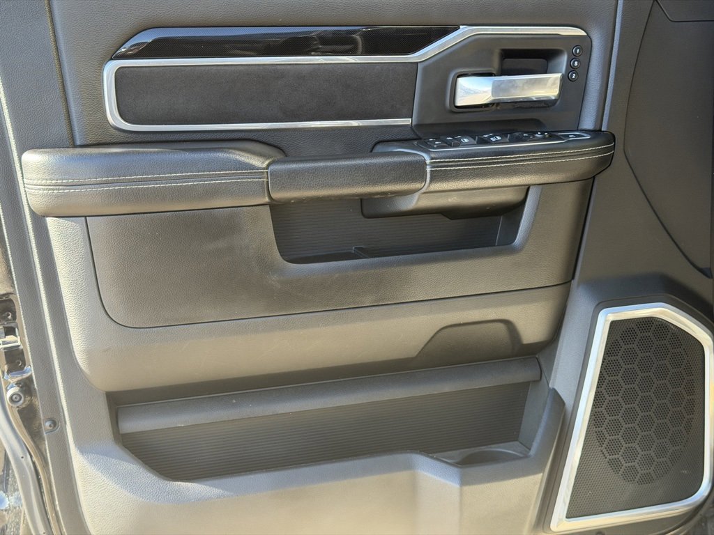 Used 2019 RAM 2500 Laramie w/ Night Edition image 24