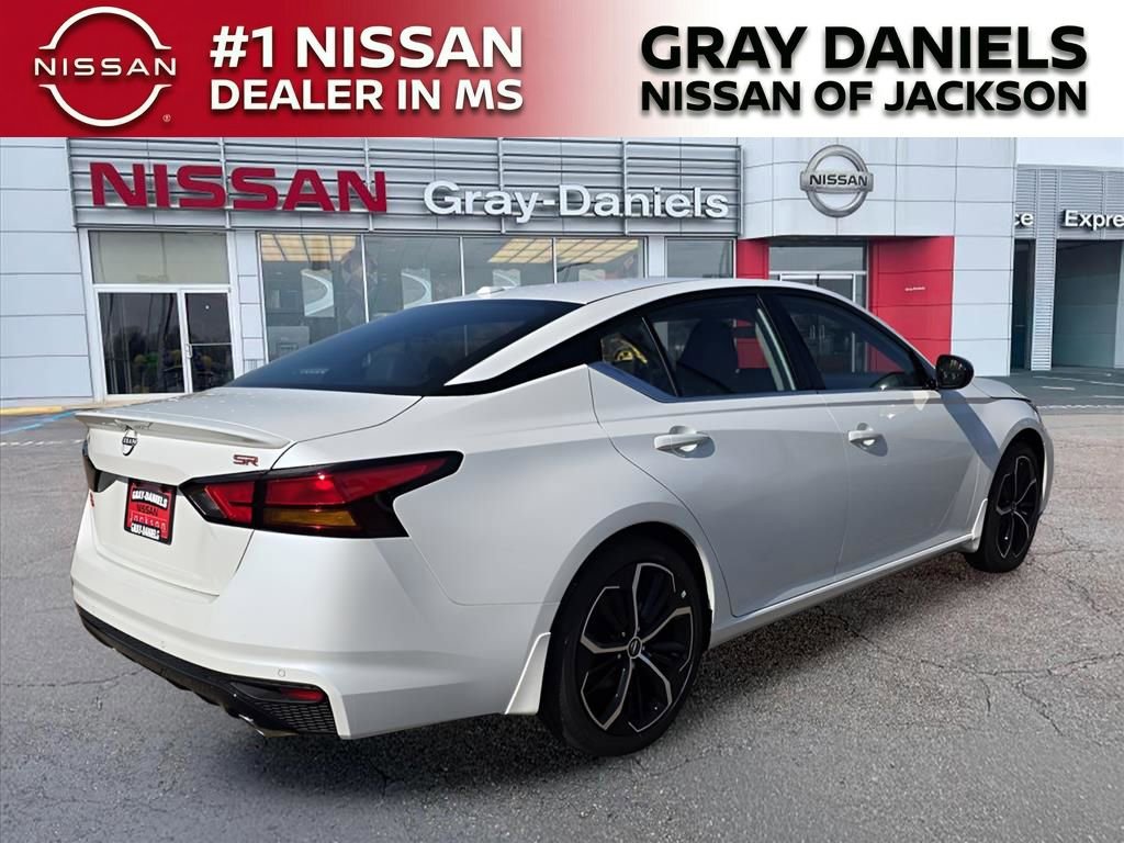 New 2025 Nissan Altima 2.5 SR w/ SR Premium Package image 3