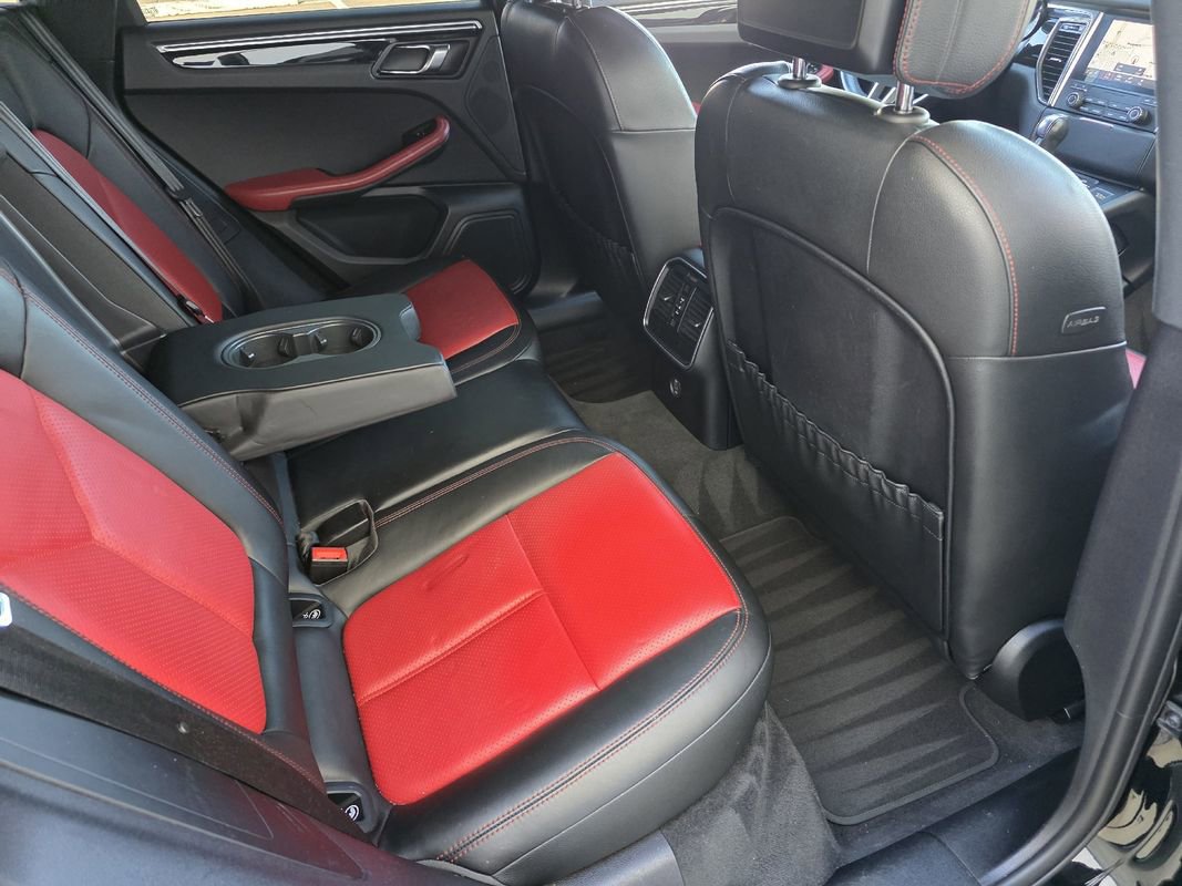 Used 2018 Porsche Macan image 26
