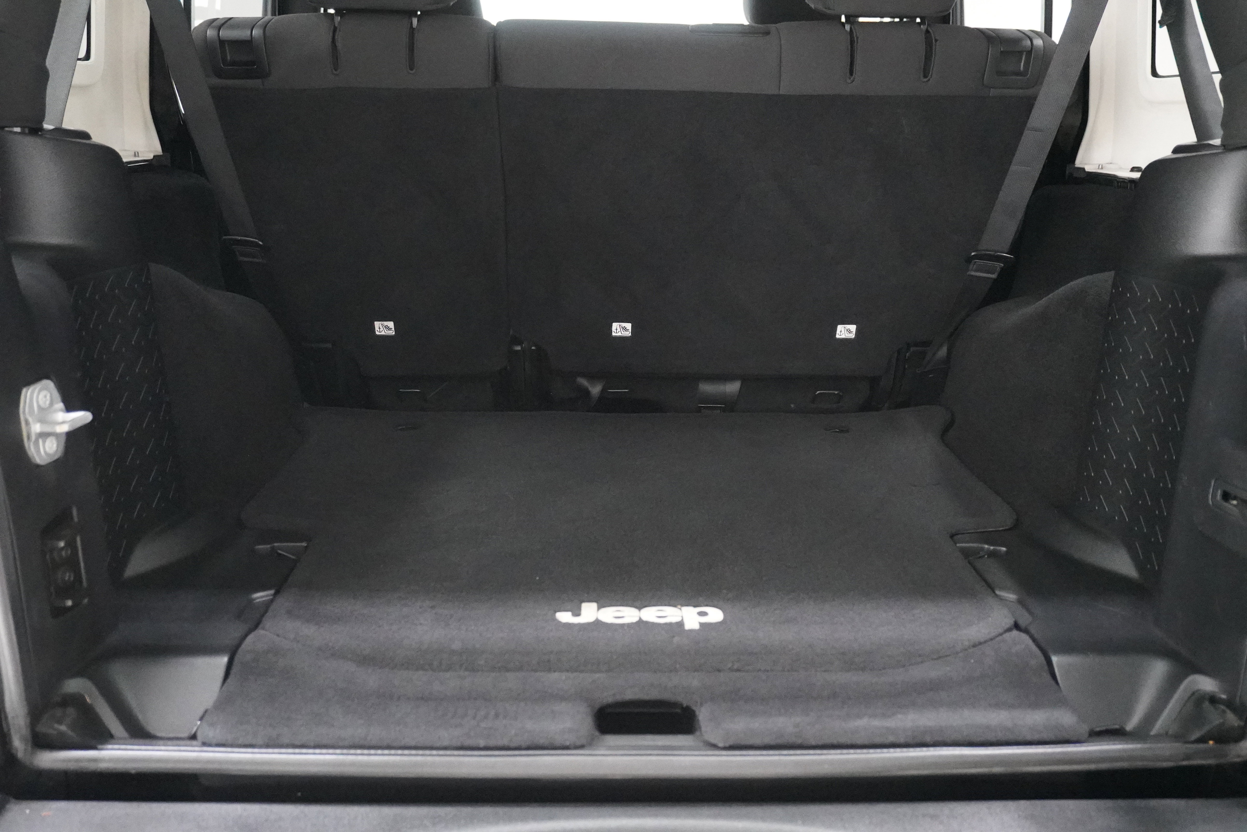 Used 2015 Jeep Wrangler Unlimited Sport w/ Connectivity Group image 22