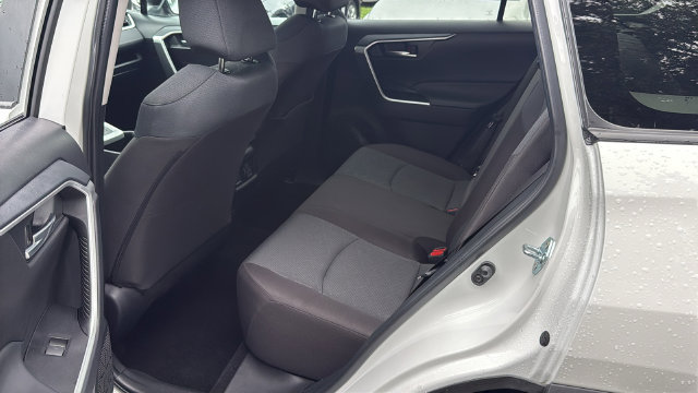 Used 2025 Toyota RAV4 XLE AWD/4WD image 16