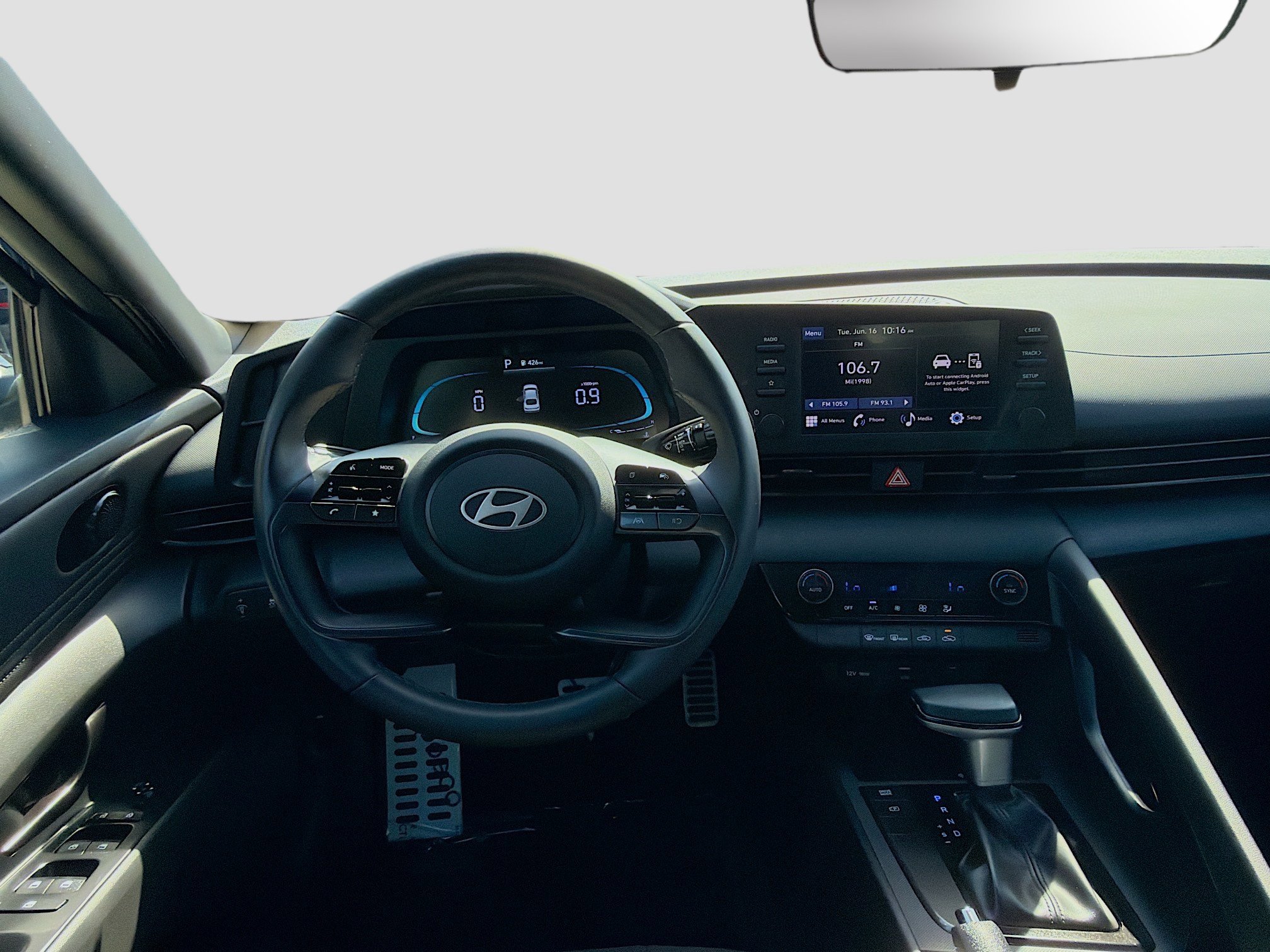 Used 2025 Hyundai Elantra Sport FWD image 18
