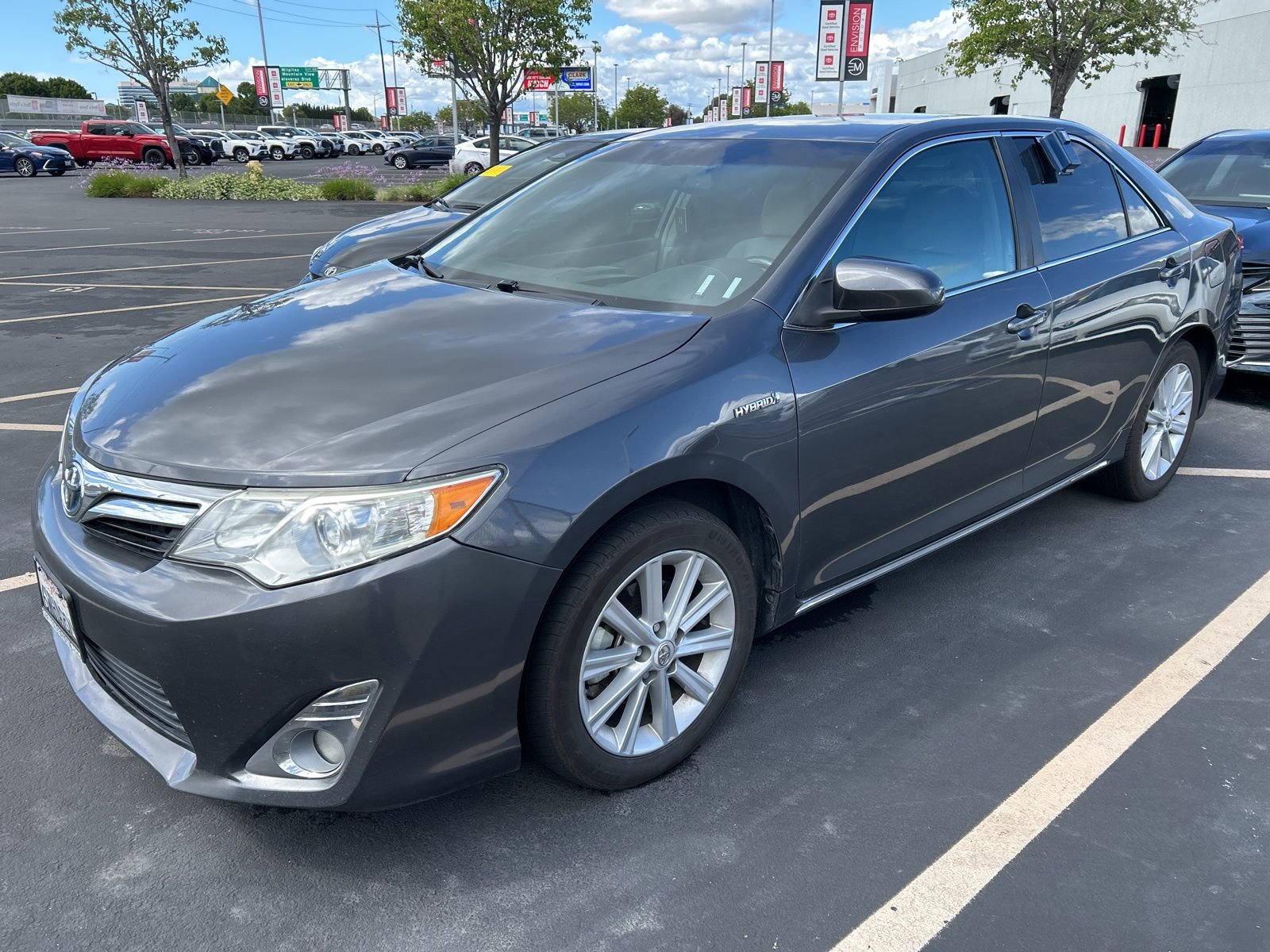 Used 2012 Toyota Camry XLE FWD image 2