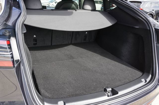 Used 2025 Tesla Model Y Long Range image 7