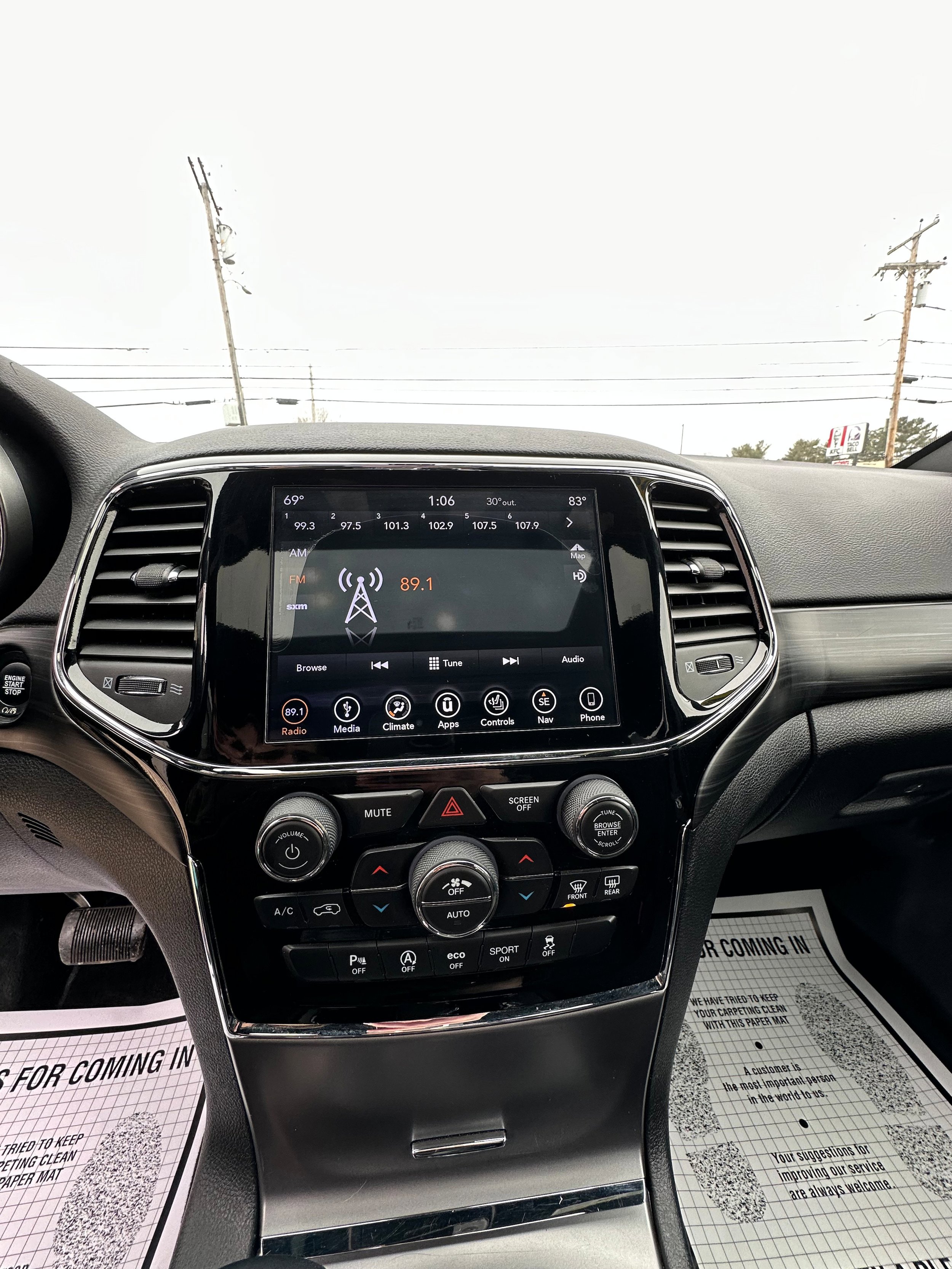 Used 2019 Jeep Grand Cherokee Laredo AWD/4WD image 14