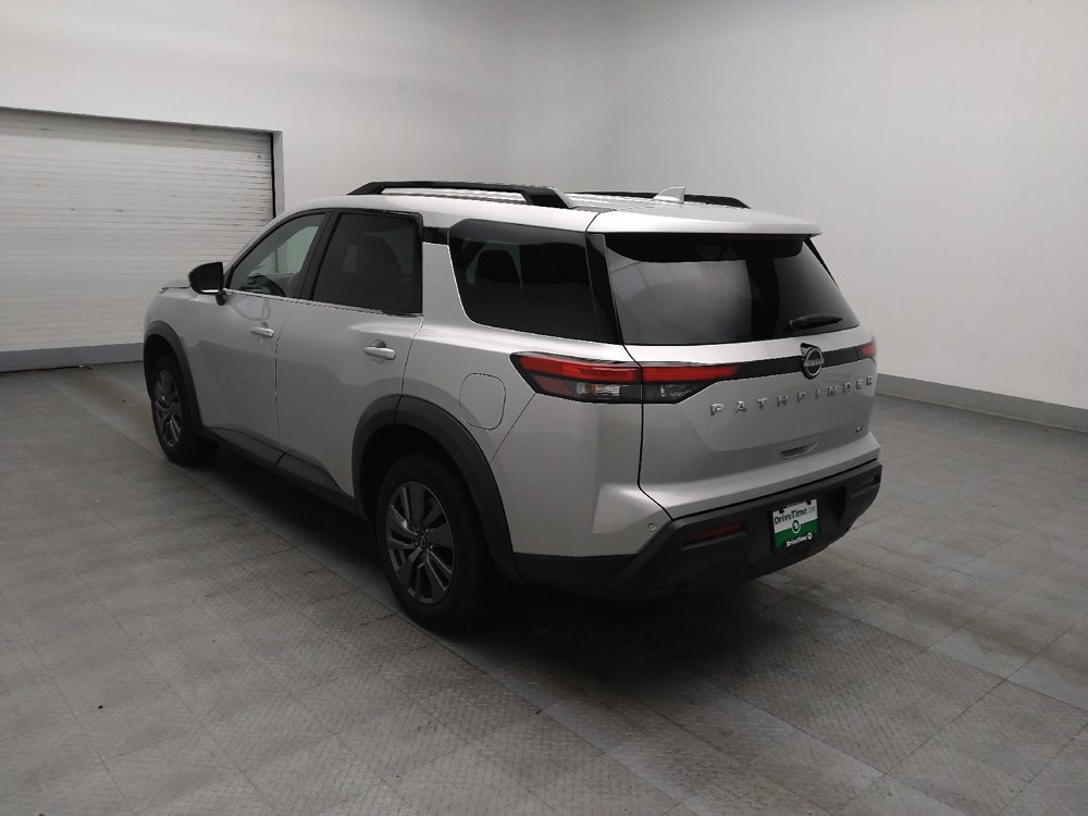 Used 2023 Nissan Pathfinder SV image 5