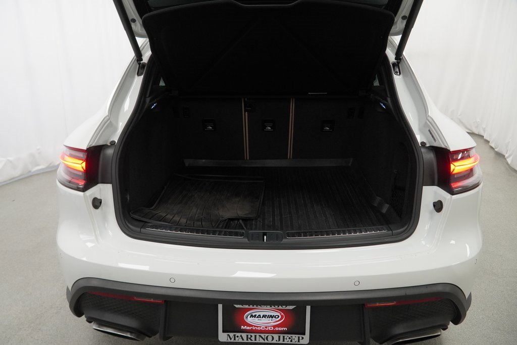Used 2023 Porsche Macan image 44