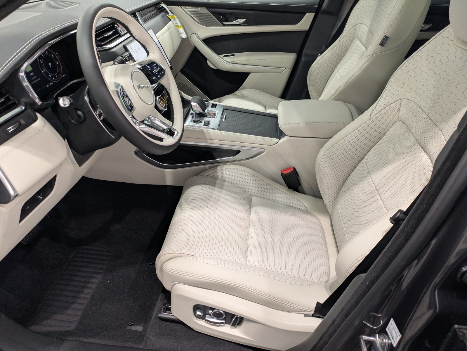 New 2026 Jaguar F-PACE R-Dynamic S AWD/4WD image 6