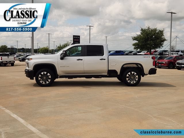 Used 2021 Chevrolet Silverado 2500 Custom w/ Custom Value Package AWD/4WD image 7