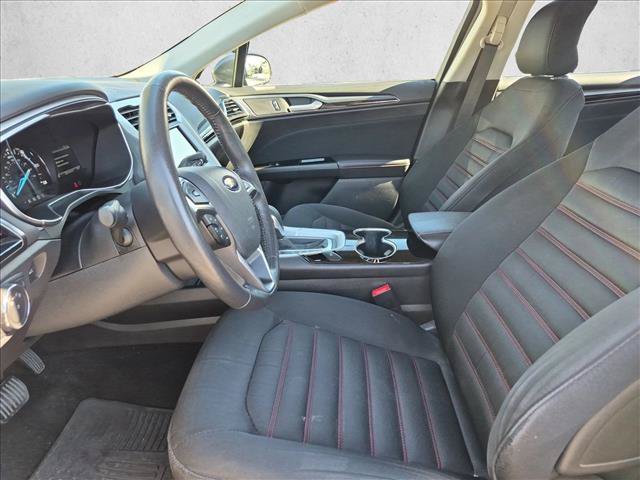 Used 2016 Ford Fusion SE FWD image 14