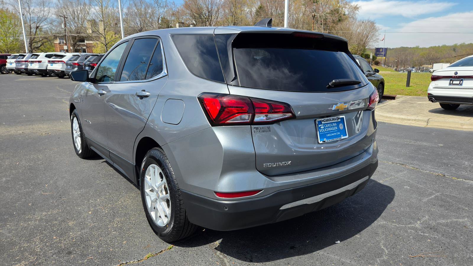 Used 2023 Chevrolet Equinox LT image 3