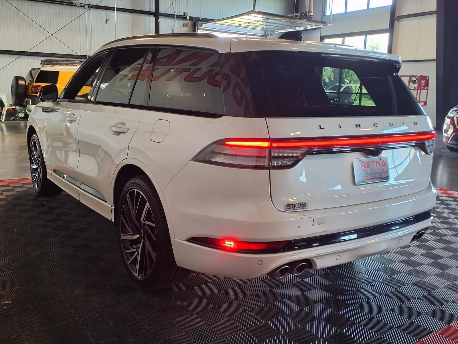 Used 2025 Lincoln Aviator Black Label w/ Jet Appearance Package AWD/4WD image 5