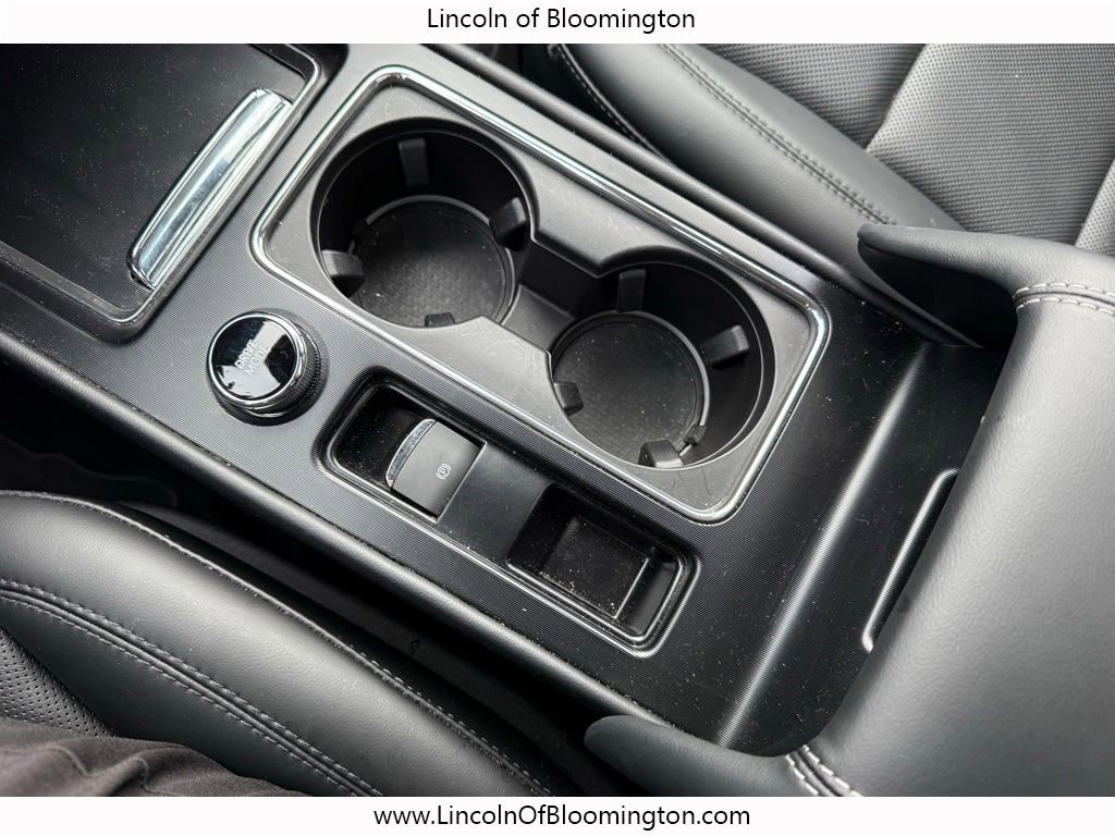 New 2025 Lincoln Corsair Reserve w/ Towing Package image 34