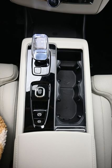 New 2026 Volvo XC90 B6 Ultra w/ Protection Package image 11