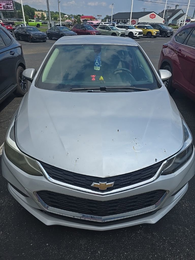 Used 2017 Chevrolet Cruze LT FWD image 10