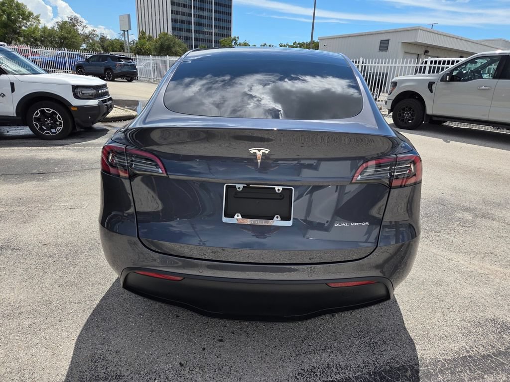Used 2022 Tesla Model Y Long Range AWD/4WD image 12