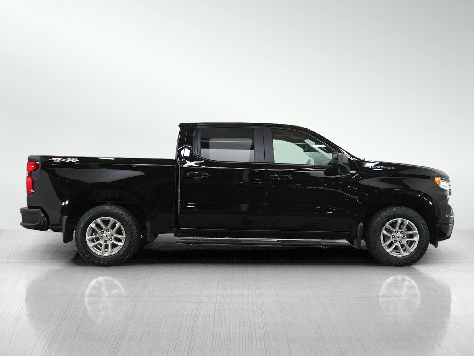 Used 2024 Chevrolet Silverado 1500 RST AWD/4WD image 6