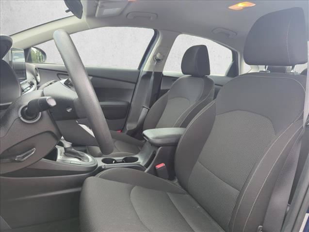 Used 2020 Kia Forte LXS FWD image 17