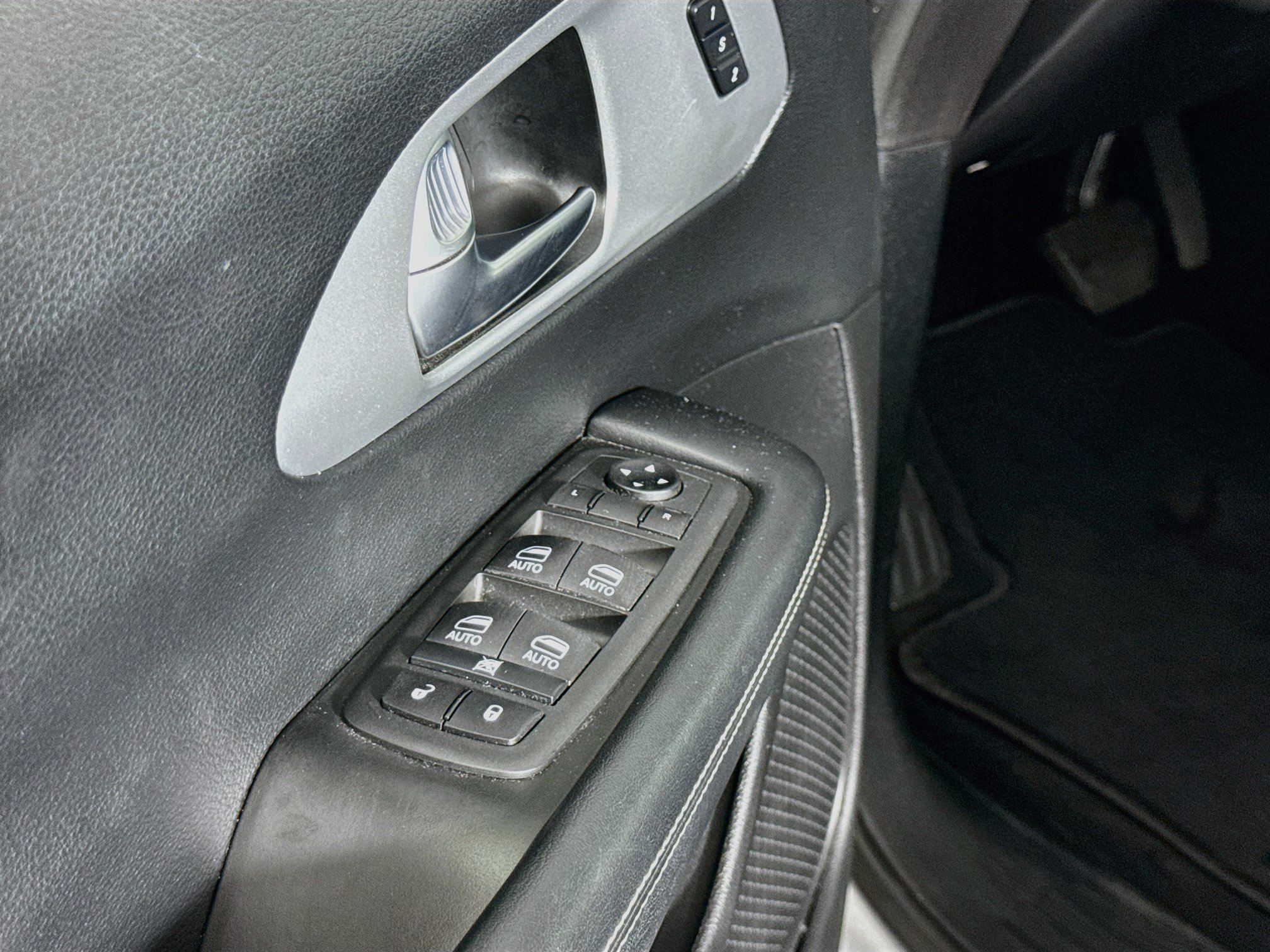 Used 2020 Chrysler Pacifica Touring-L Plus w/ S Appearance Package FWD image 20