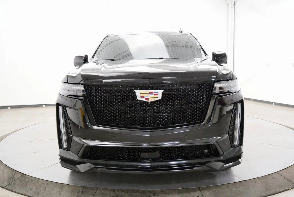 Used 2023 Cadillac Escalade V image 2