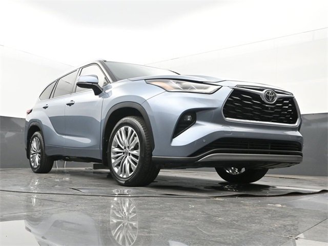 Used 2024 Toyota Highlander Platinum image 26