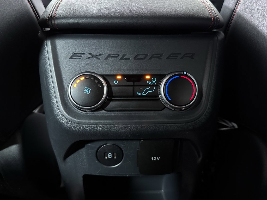 Used 2025 Ford Explorer ST-Line w/ ST-Line Street Pack AWD/4WD image 25
