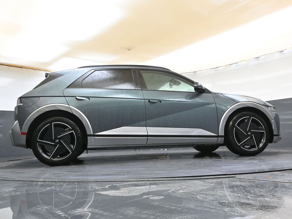 Used 2025 Hyundai Ioniq 5 Limited image 34