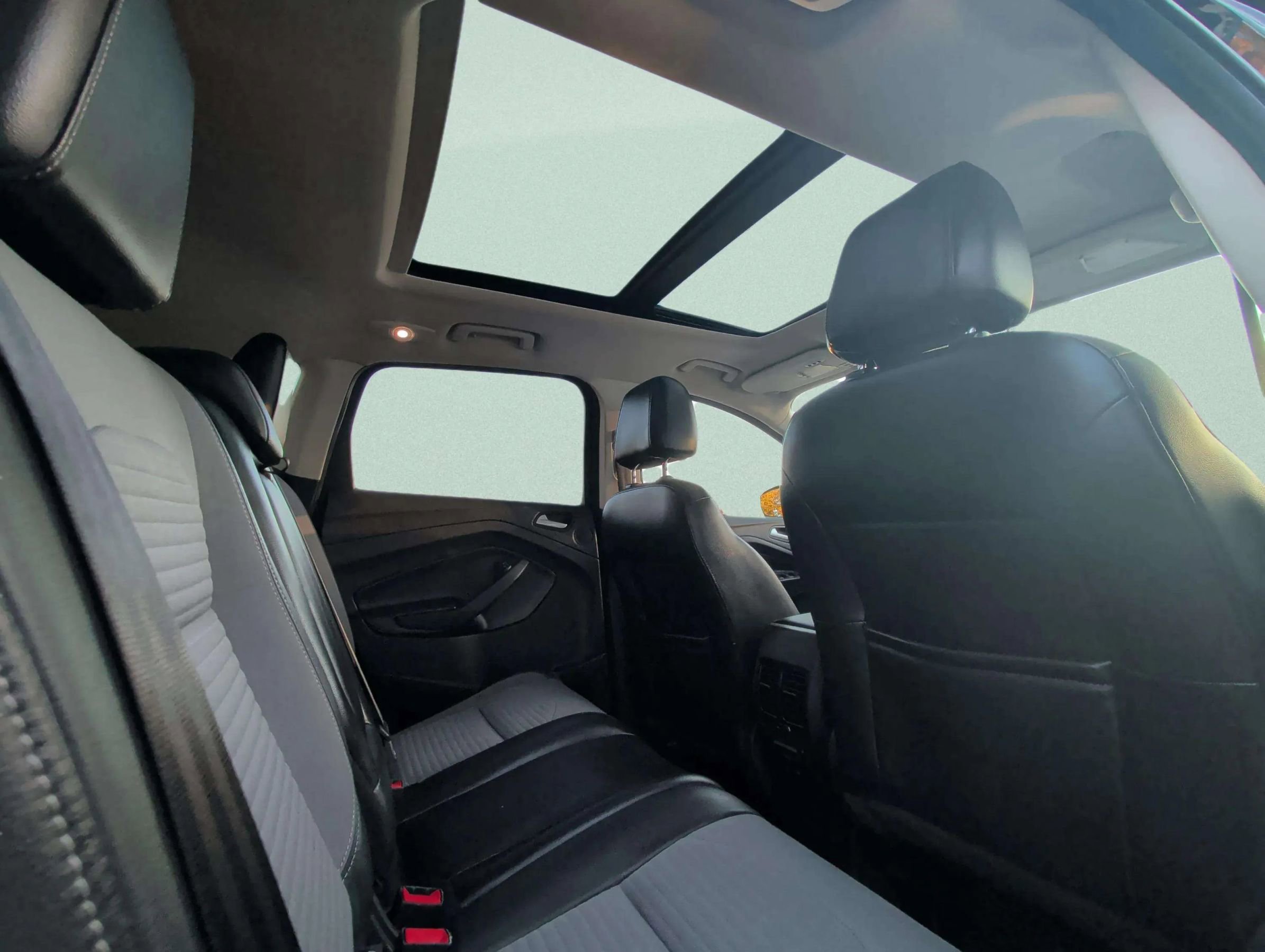 Used 2017 Ford Escape Titanium image 25