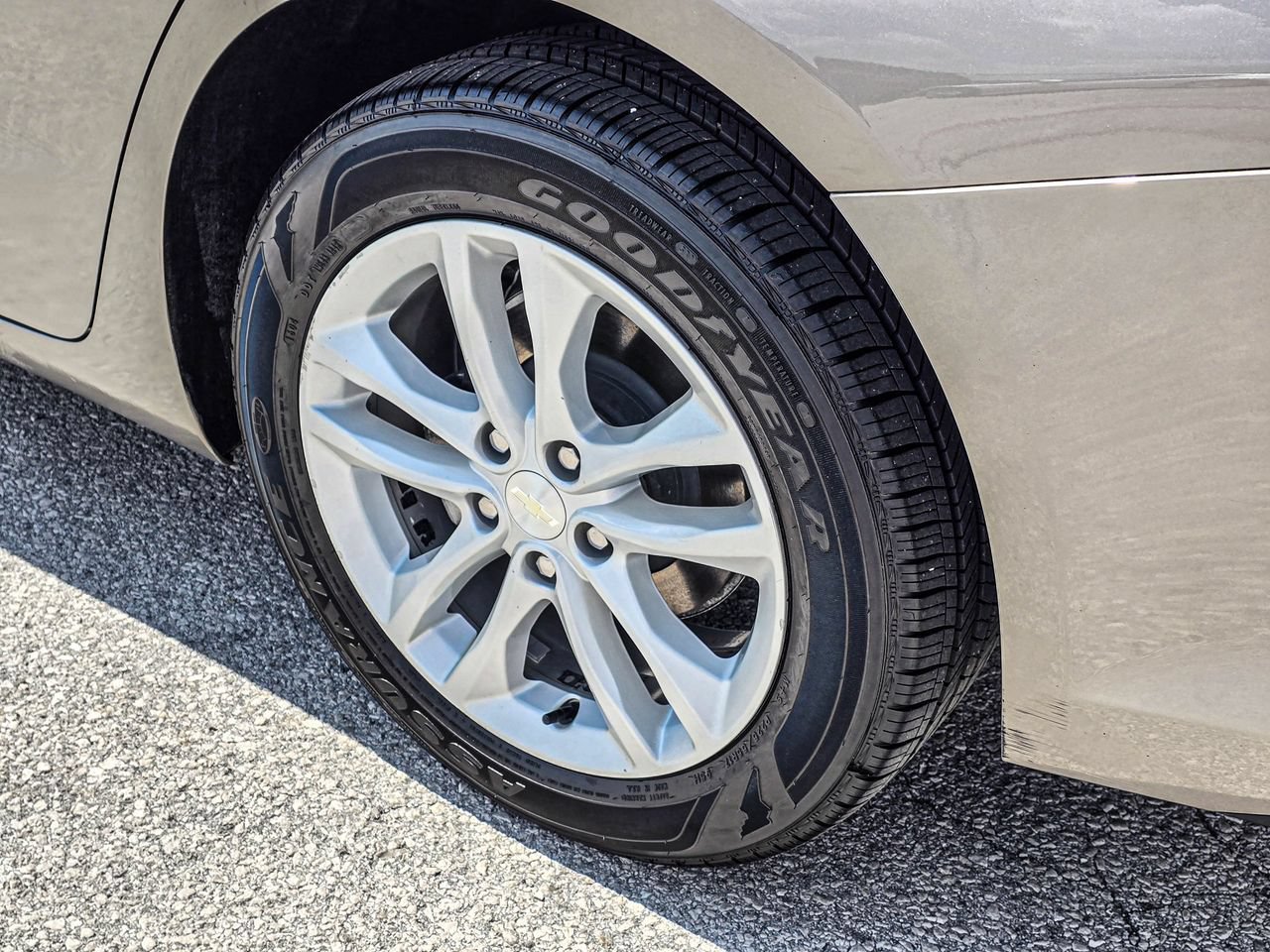 Used 2024 Chevrolet Malibu LT FWD image 9