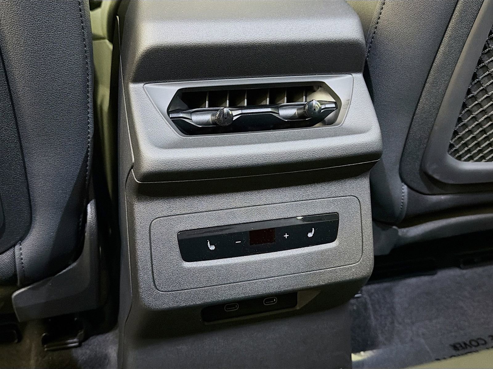 New 2025 Audi Q6 e-tron Premium AWD/4WD image 25