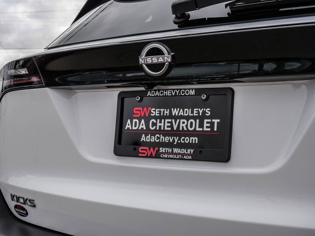 Used 2025 Nissan Kicks SV image 11