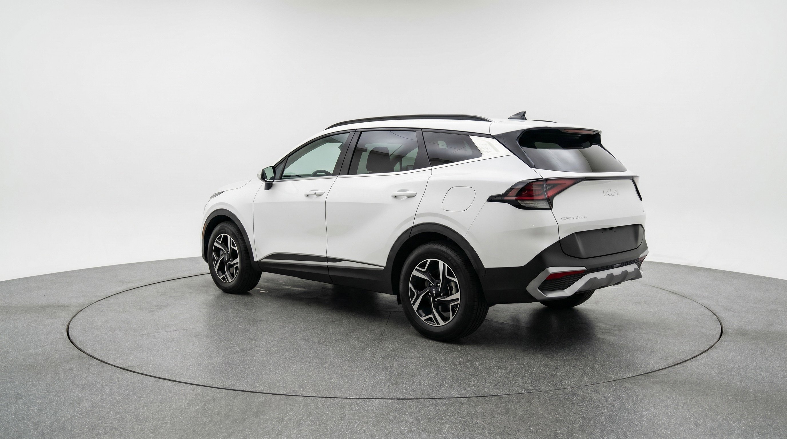 Used 2025 Kia Sportage LX image 6