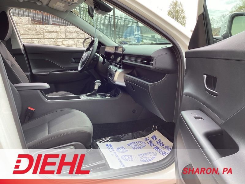 Certified 2025 Hyundai Kona SEL image 18