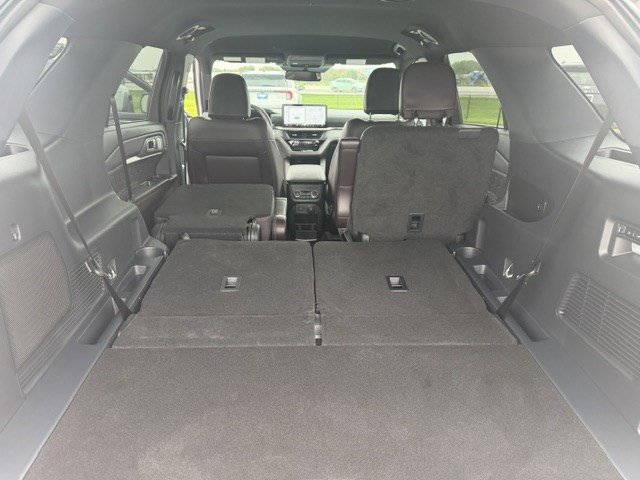 Certified 2026 Ford Explorer Platinum w/ LUX Leather Package AWD/4WD image 36