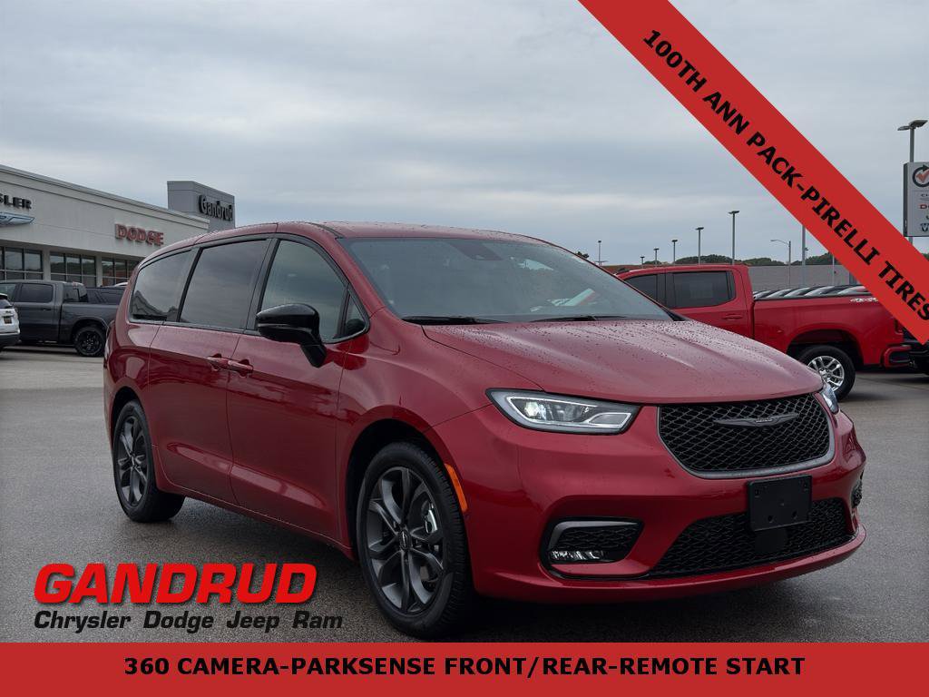 New 2026 Chrysler Pacifica Select FWD image 1