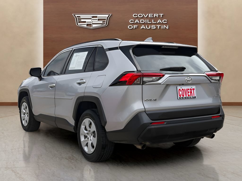 Used 2021 Toyota RAV4 LE FWD image 3