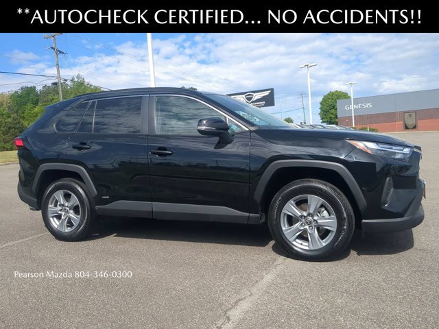 Used 2025 Toyota RAV4 XLE AWD/4WD image 2