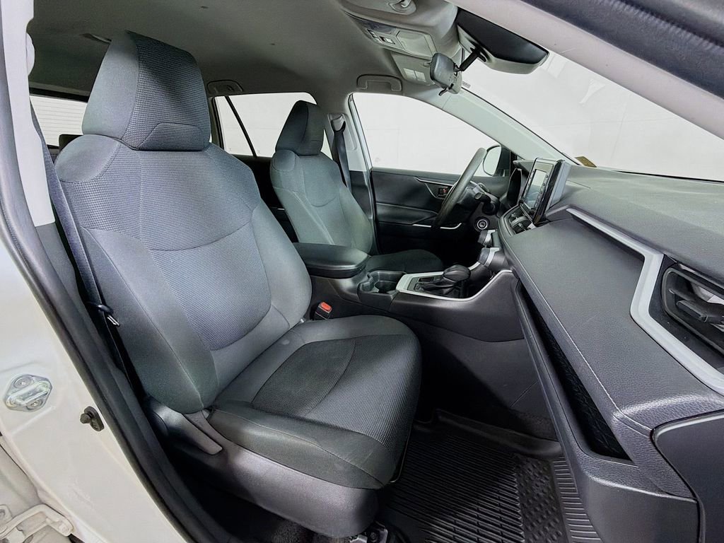 Used 2020 Toyota RAV4 LE w/ Carpet Mat Package image 26