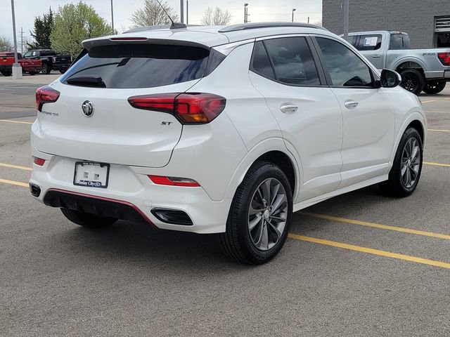 Used 2021 Buick Encore GX Select w/ Sport Touring Package FWD image 4