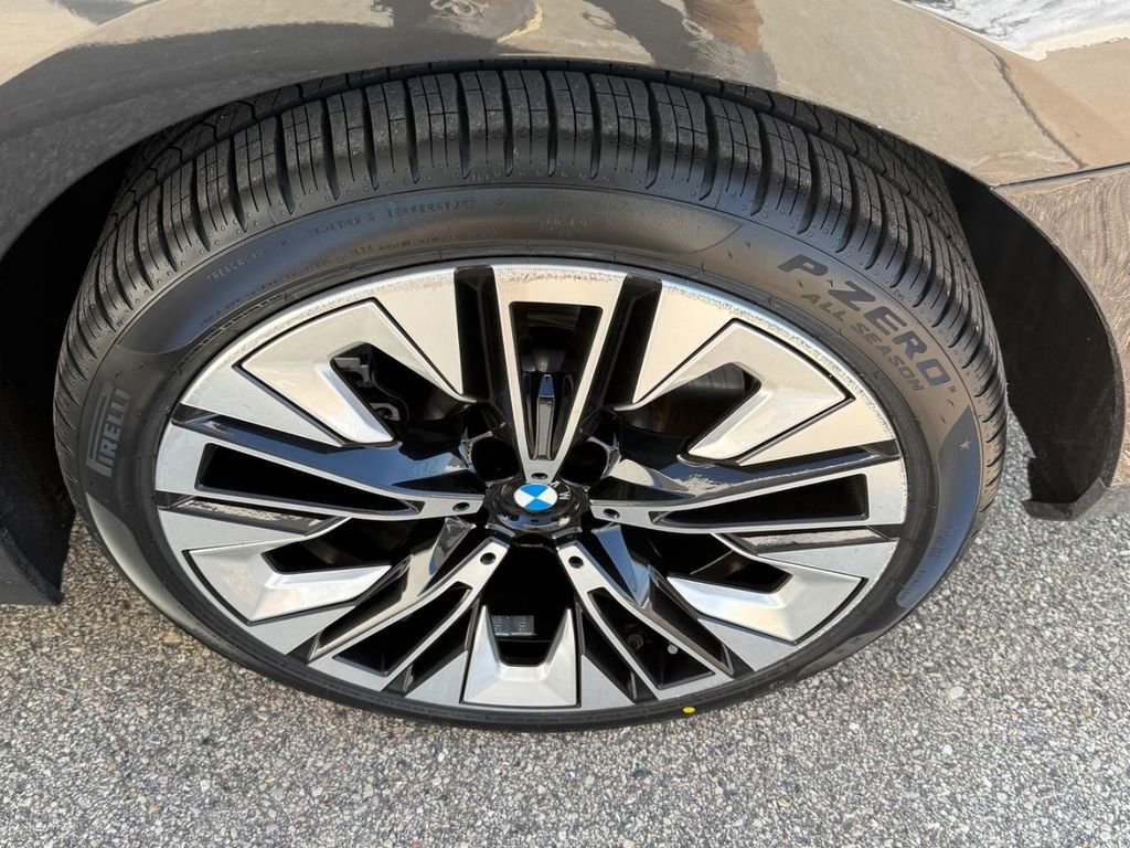 Used 2026 BMW 540i xDrive image 7