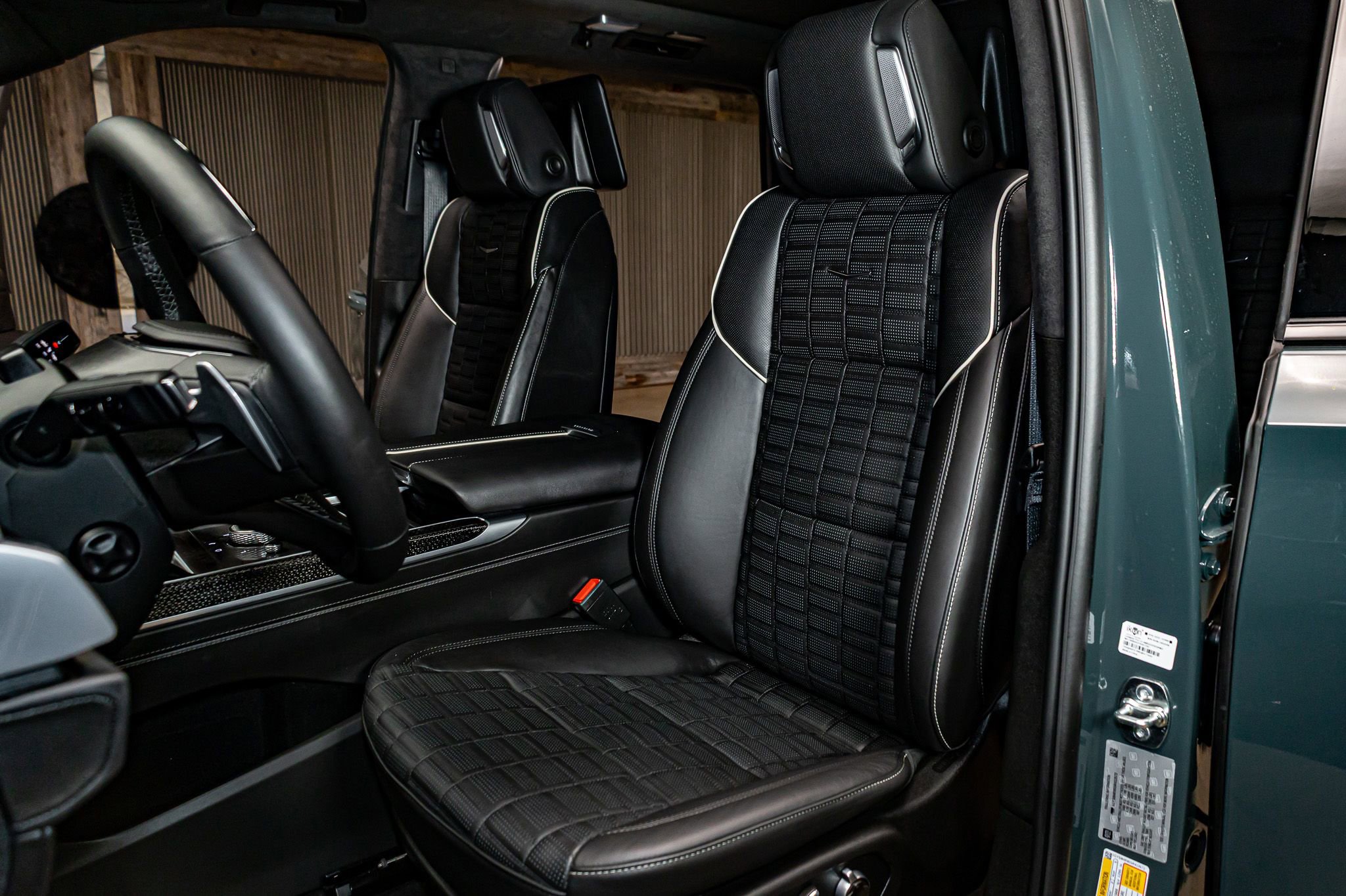 Used 2025 Cadillac Escalade V image 24