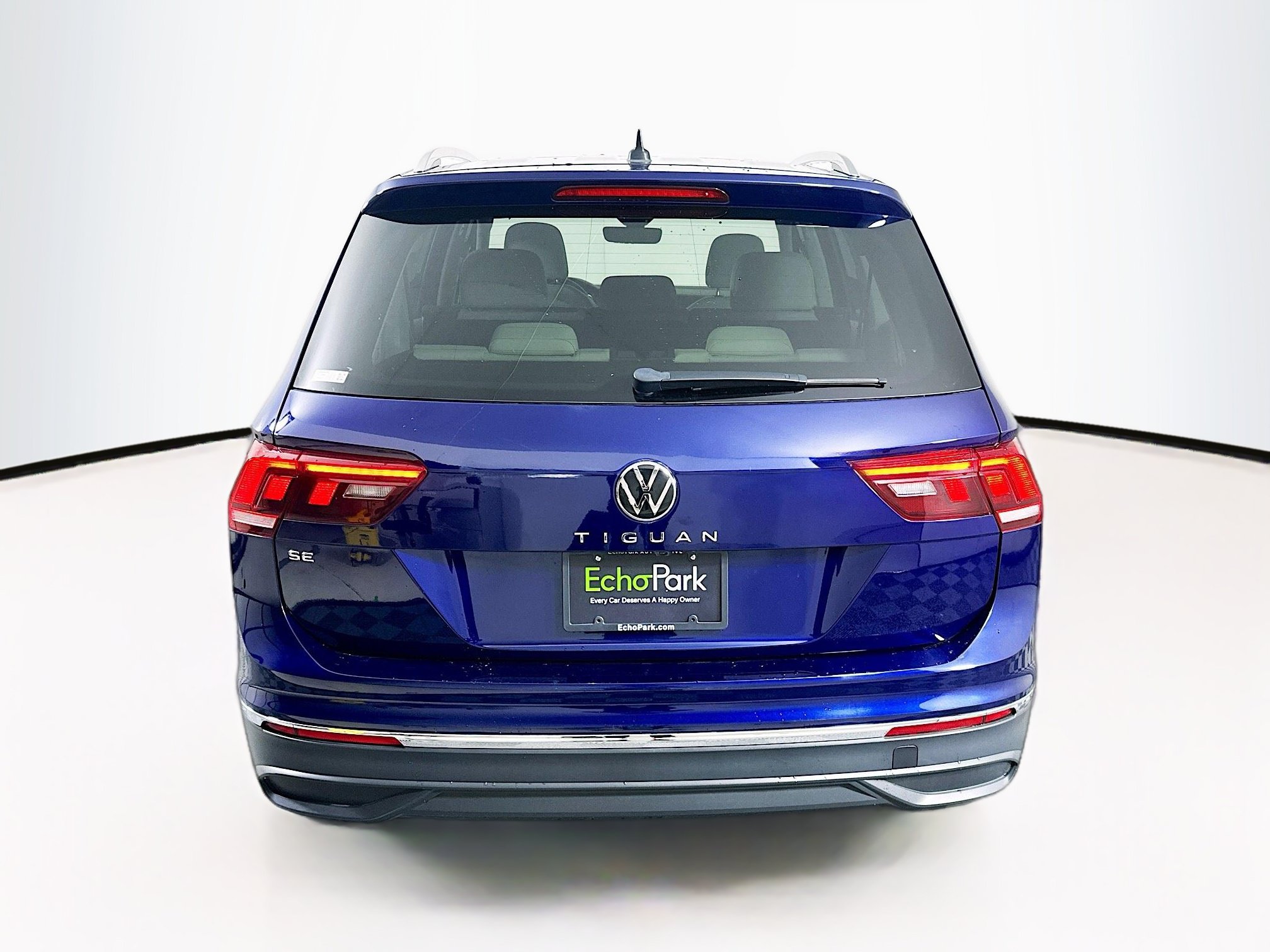 Used 2024 Volkswagen Tiguan SE FWD image 7