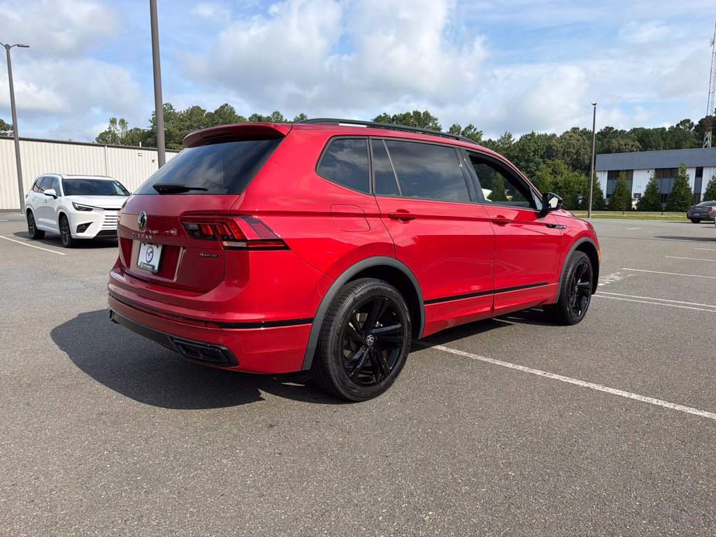 Used 2024 Volkswagen Tiguan SE R-Line AWD/4WD image 5