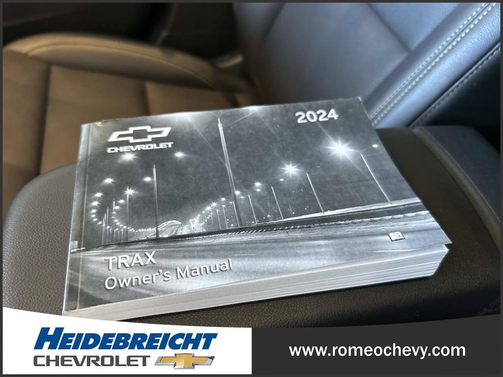 Used 2024 Chevrolet Trax ACTIV w/ Sunroof Package FWD image 27