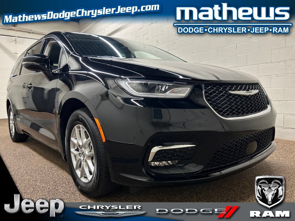 Used 2024 Chrysler Pacifica Touring-L